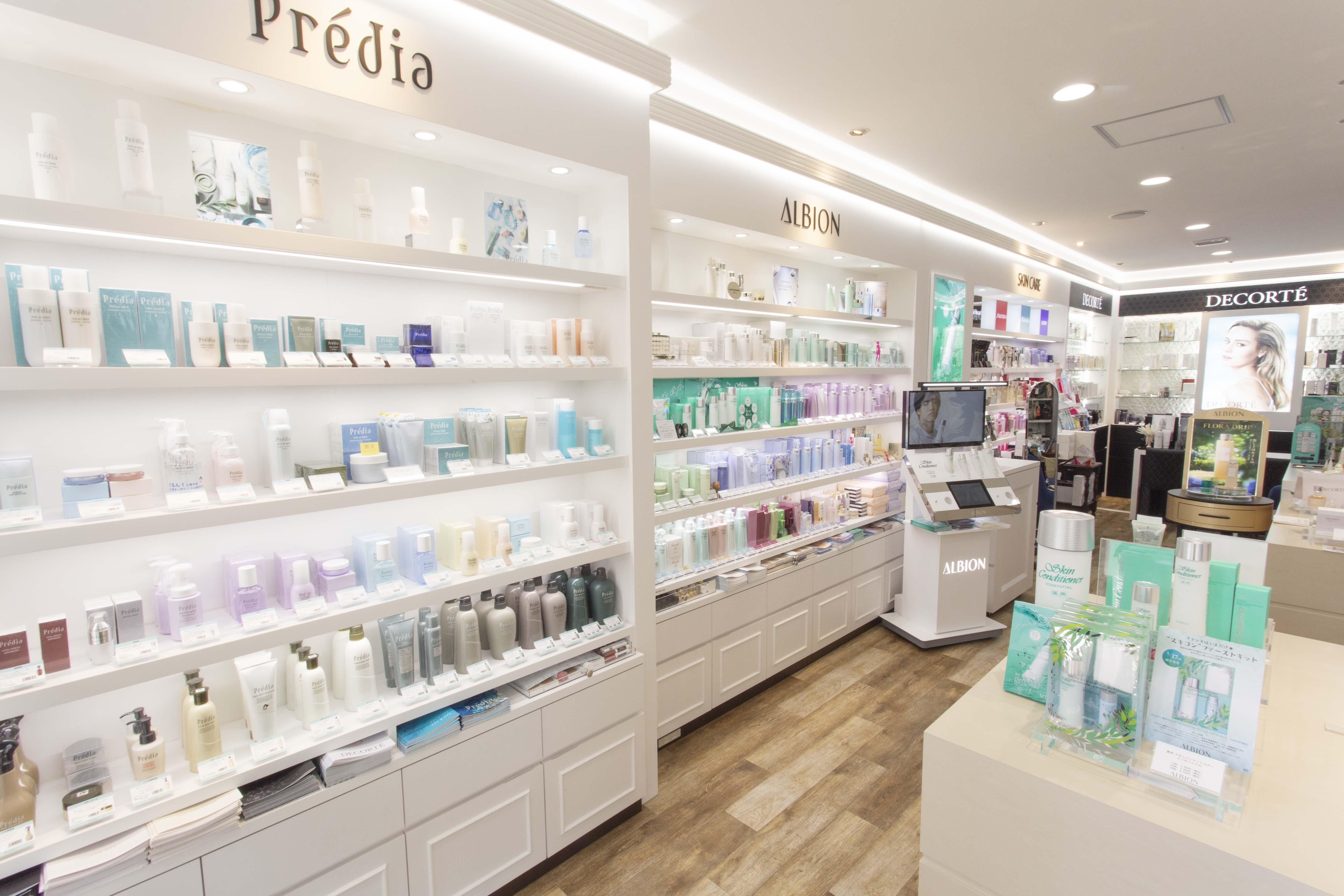 “Sea and Spa”をコンセプトにしたプレディアと、スキコンでおなじみ！アルビオンが並びます。